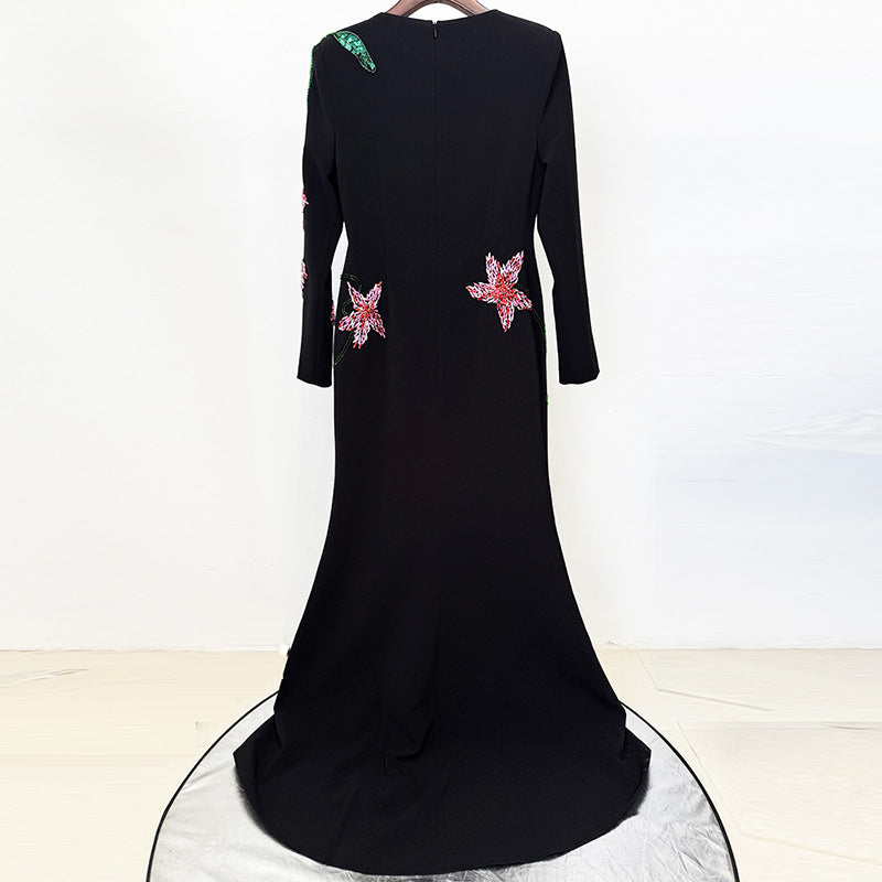 Long sleeved small tail long dress