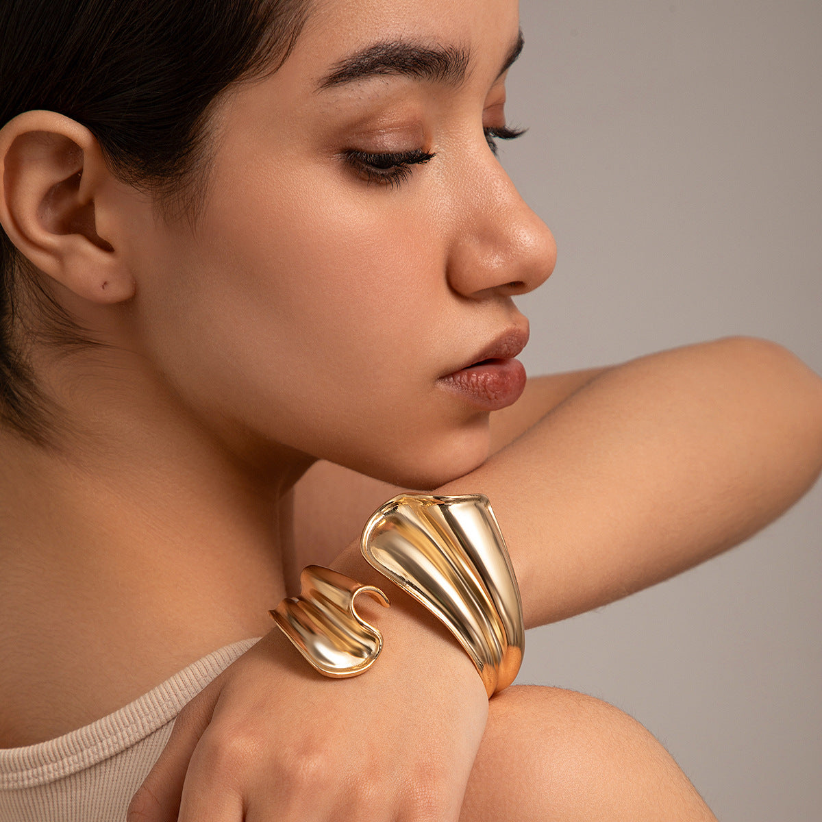 Bracelet Métal Ouverture Irrégulière | Style Niche Polyvalent | Bijou Femme